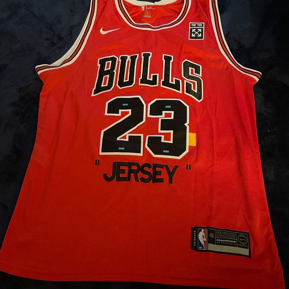 Off-white jersey